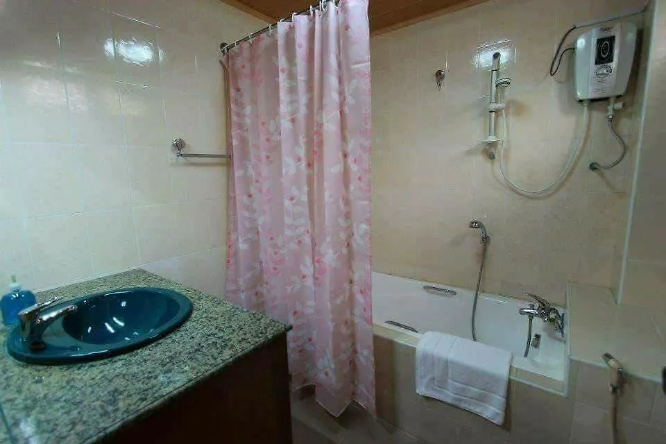 Adler Lady Hostel - Ladies Only Yangon